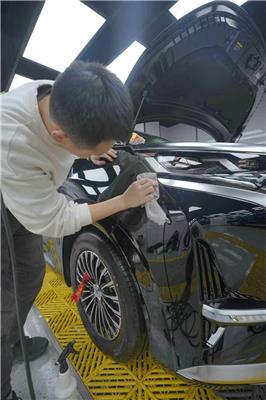 隐形车衣厂家推荐：为爱车保驾**
